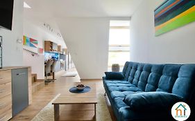 Premium Apartment By Hi5 - Penthouse Studio + Rooftop