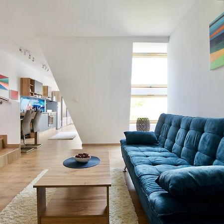 Premium Apartment By Hi5 - Penthouse Studio + Rooftop Budapest Exterior photo